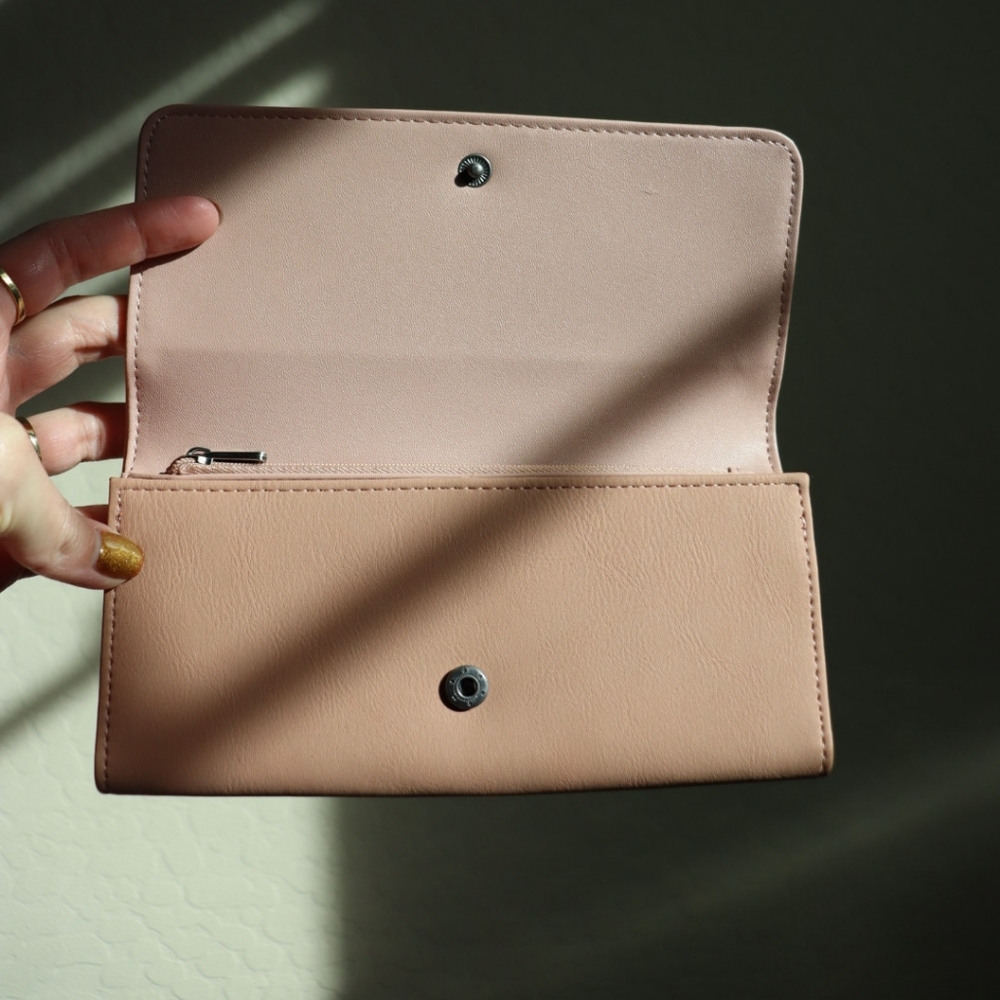 Pink/mauve wallet - Picture 2 of 4